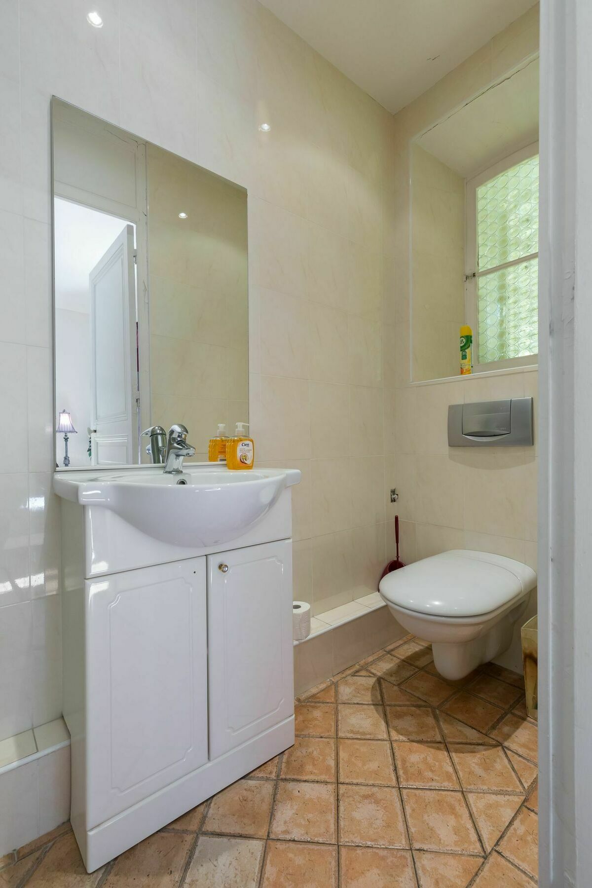 Lovely 2 Bed 2 Bath Apartment In Cannes On Rue Antibea Easy Walk To The Palais 224 Exterior photo